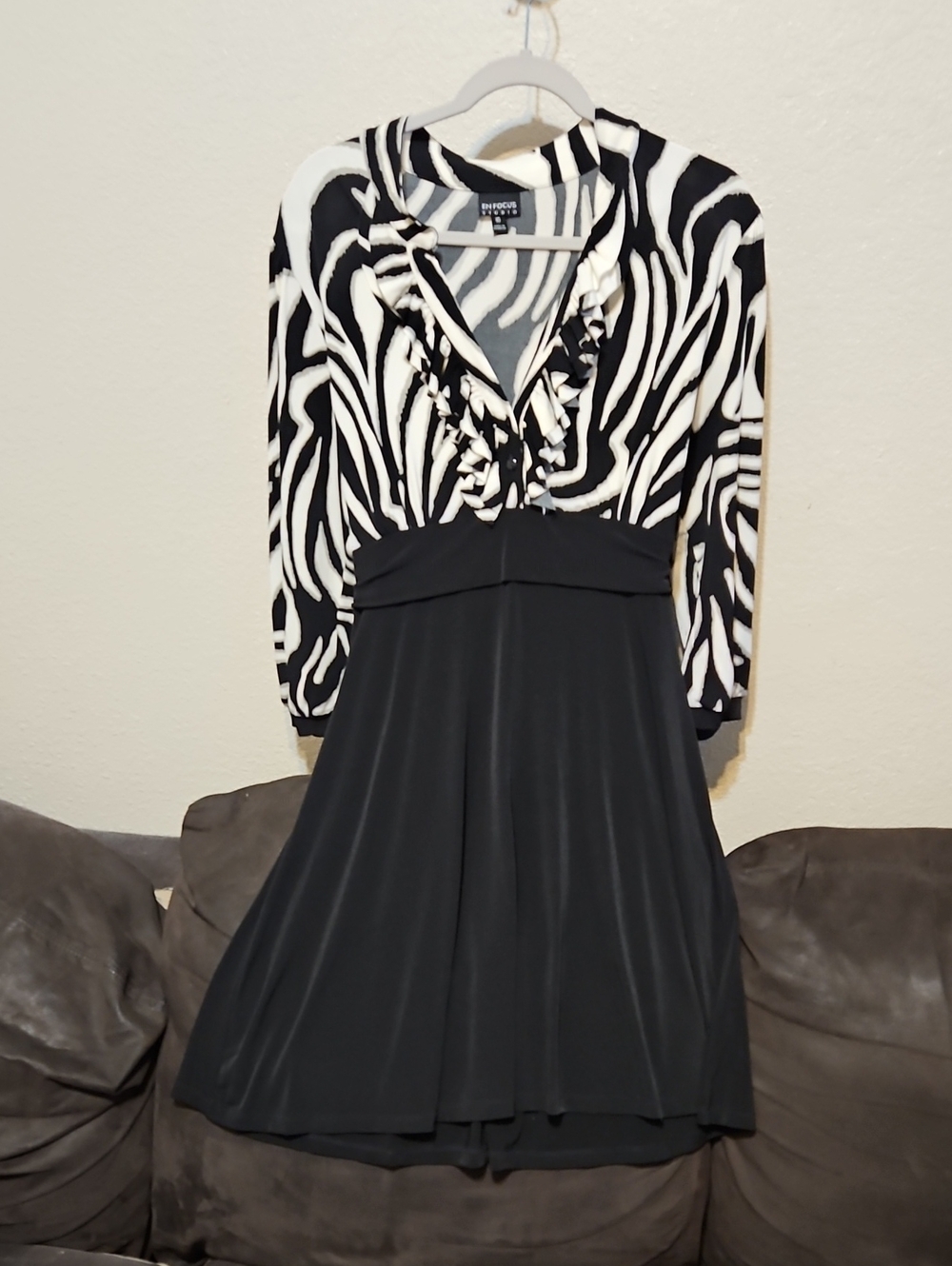 Enfocus Studio Black & White Zebra Ruffle V-Neck Long Sleeve Dress